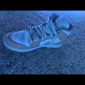 Jordan 1 mids size 9 mens